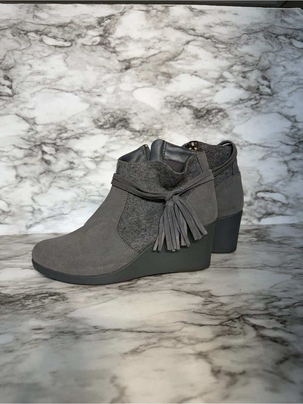 Crocs Womens Size 6 Gray Leather Wedge Zip Ankle Booties Dual Comfort Boots